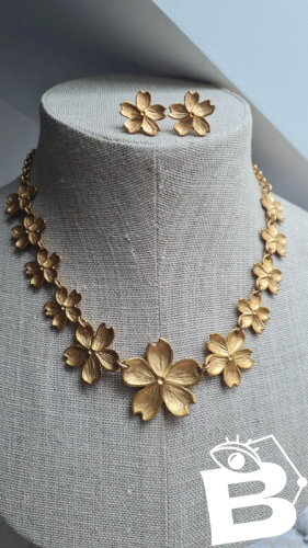 Parure Collier,  boucles doreilles ( il était une fois )
