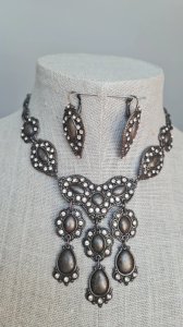 Necklace set, earrings (Taratata) enamelled