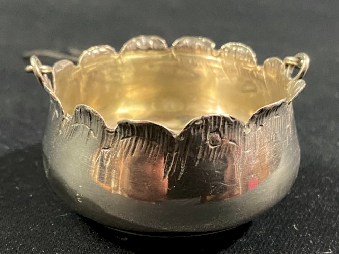 Passe-thé de style Louis XV en argent massif Minerve Titre 1