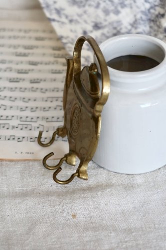 Patère en laiton forme de théière vintage
