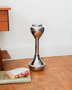 Patrice, the Italian wobbling ashtray No. 61
