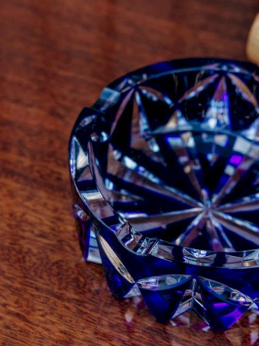 Patrice, le cendrier en cristal Overlay N°58