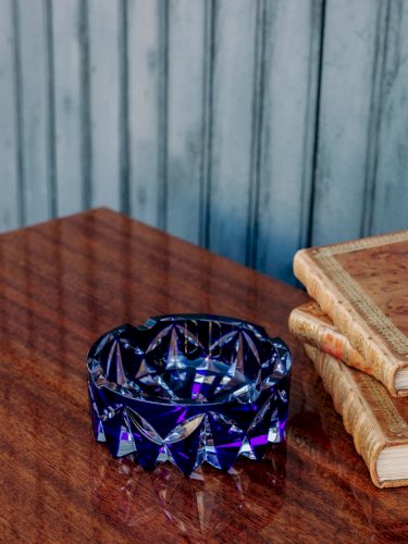 Patrice, le cendrier en cristal Overlay N°58