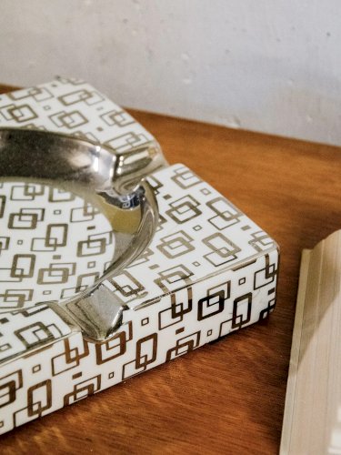 Patrice, le cendrier en porcelaine N°32