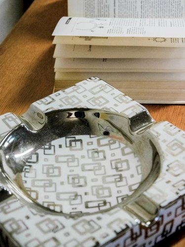 Patrice, le cendrier en porcelaine N°32