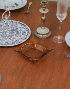 Patrice, the orange glass ashtray No. 40