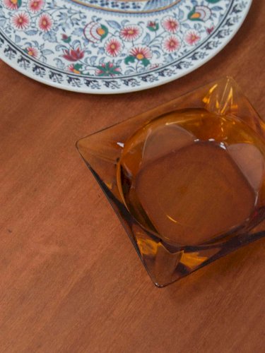 Patrice, le cendrier en verre orange N°40