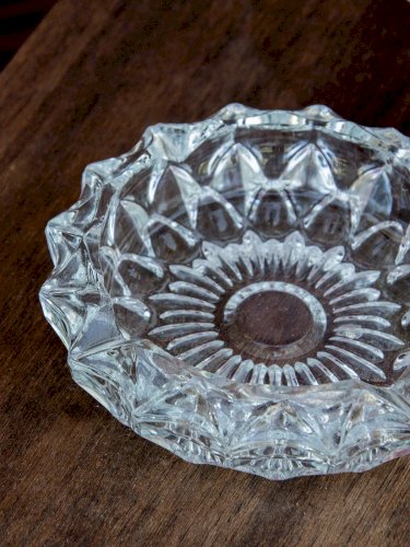 Patrice, le cendrier en verre sculpté N°14