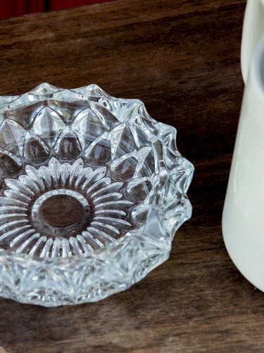 Patrice, le cendrier en verre sculpté N°14