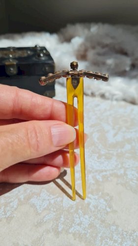 Peigne ancien en corne demi lune pour collection fin XIXé Siècle