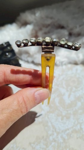 Peigne ancien en corne demi lune pour collection fin XIXé  Siècle