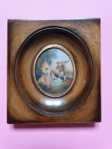 Miniature painting in its walnut frame, late 19th century.