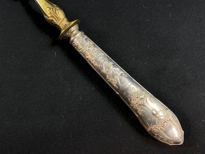 Pelle à fraises de style Restauration manche en argent