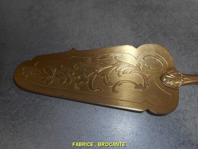 PELLE A GATEAU STYLE LOUIS XVI