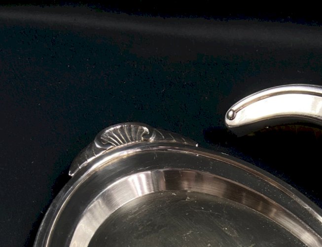 Pelle et brosse de table en métal argenté de style Louis XV