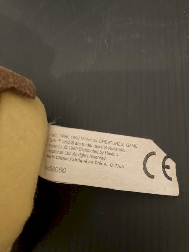 peluche pikachu pokemon hasbro 1999 haut 11 cm