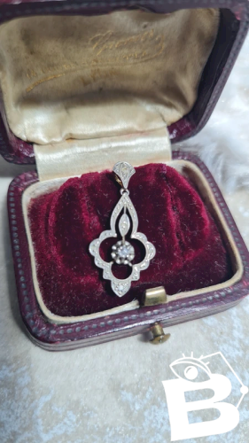 Pendentif ancien art déco en or et diamants