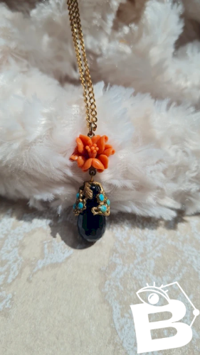 Pendentif ancien en pate de verre