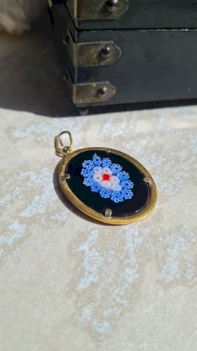 Pendentif ancien en verre de Murano doré- bijou vintage