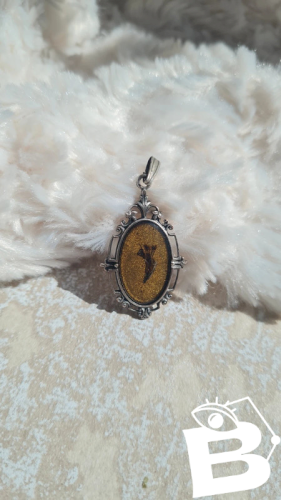 Pendentif ancien  fleurs en inclusion