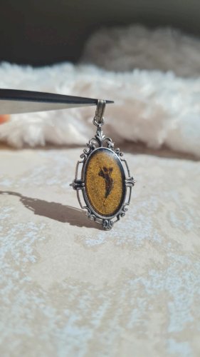 Pendentif ancien  fleurs en inclusion