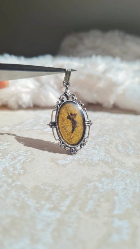 Pendentif ancien  fleurs en inclusion