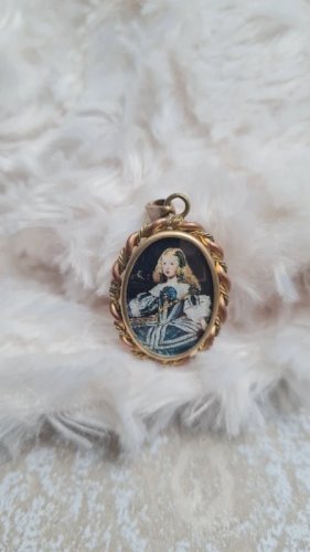 Pendentif ancien image sous verre Velasquez Margarita Theresa
