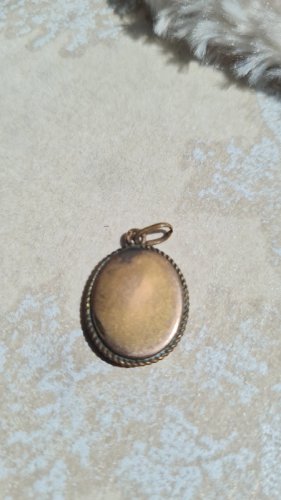 Pendentif ancien - portrait une femme authentique
