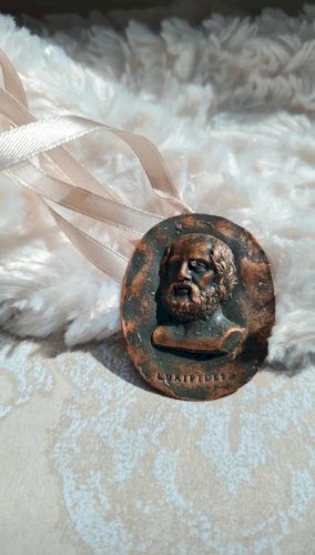 Pendentif Antique tête ( Euripides ) de l histoire grecque en cuivre