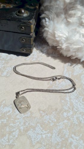 Pendentif astrologique Capricorne avec poinçon 835 et 925