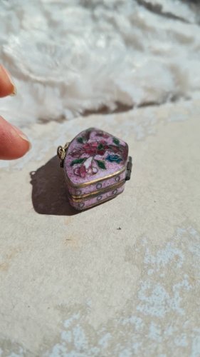 Pendentif - Boite cloisonnée - émaillée - pilulier