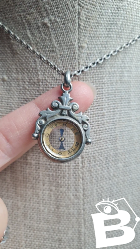 Pendentif Boussole antique en argent style victorien