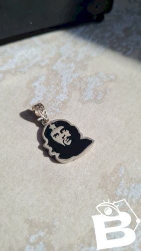 Pendentif Che Guevara en argent vintage