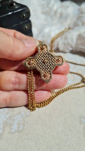 Pendentif croix du nord vitafor avec sa chaine plaqué or