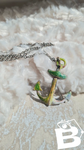 Pendentif émaillée ancre marine