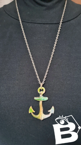 Pendentif émaillée ancre marine