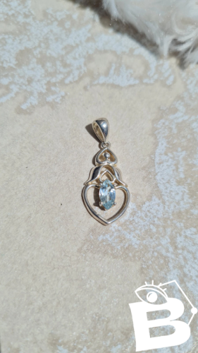 Pendentif  en argent 925 avec une aigue marine véritable