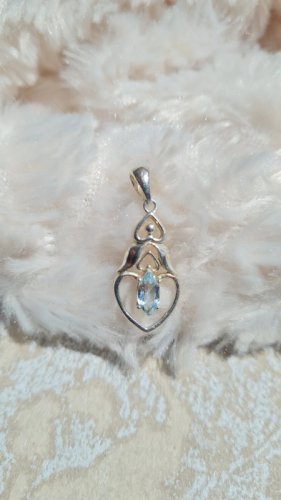 Pendentif  en argent 925 avec une aigue marine véritable