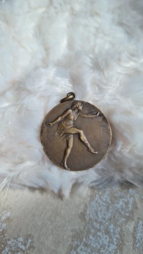 Pendentif en cuivre Danseuse par Henry Dropsy