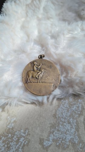 Pendentif en cuivre Danseuse par Henry Dropsy