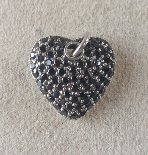 Pendentif forme coeur, décor strass, en argent massif ^