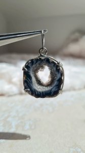 Pendentif géode dagate
