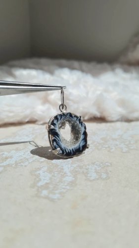 Pendentif géode dagate