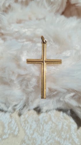 Pendentif grande croix en plaqué or  ( fix )