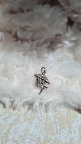 Pendentif homme asiatique en argent