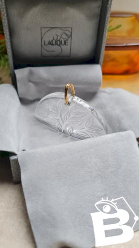Pendentif Lalique chèvrefeuille arbre de vie