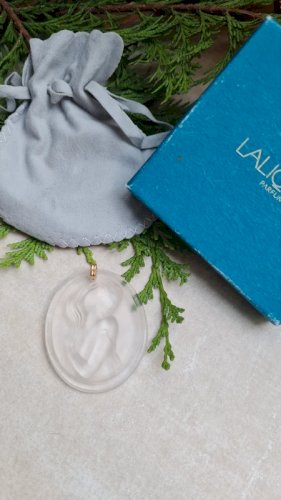 Pendentif Lalique Ovale lady en cristal givré