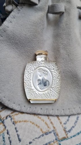 Pendentif Lalique vendu dans ça boite état neuf