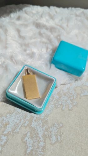 Pendentif - médaille plaqué or religieuse dans sa boite
