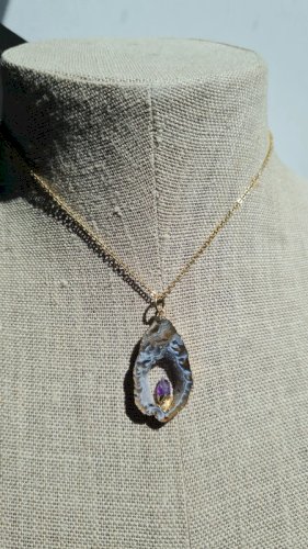 Pendentif pierre naturelle tranche dagate et améthyste